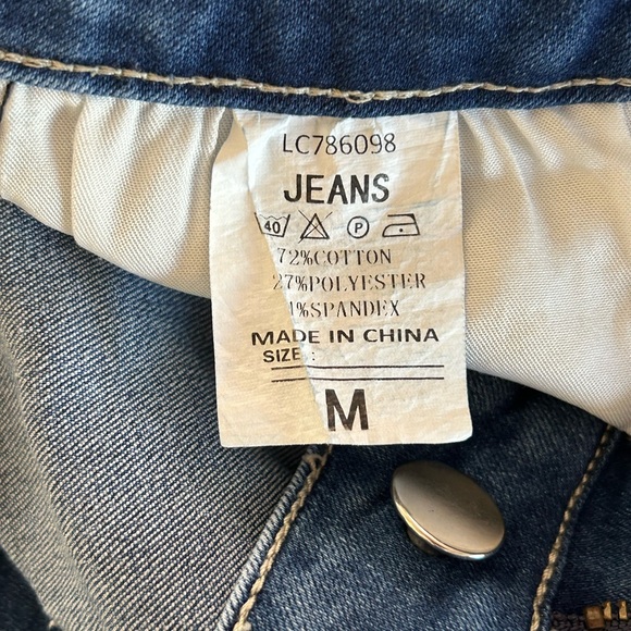 Women’s Denim Distressed Cuffed Shorts. Size Medium - Picture 4 of 8